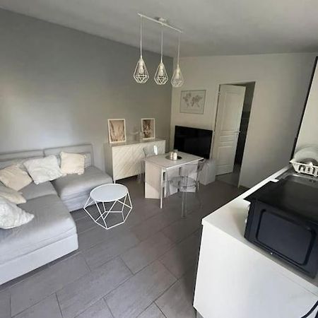 Appart T2 Proche Aeroport Roissy Lägenhet Tremblay-en-France Exteriör bild