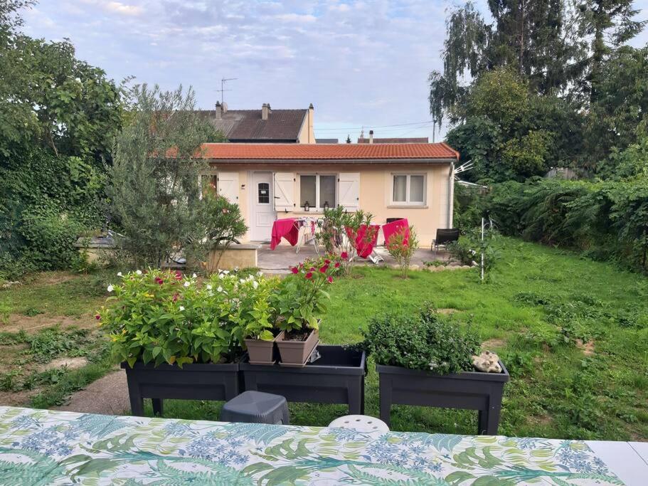 Appart T2 Proche Aeroport Roissy Lägenhet Tremblay-en-France Exteriör bild